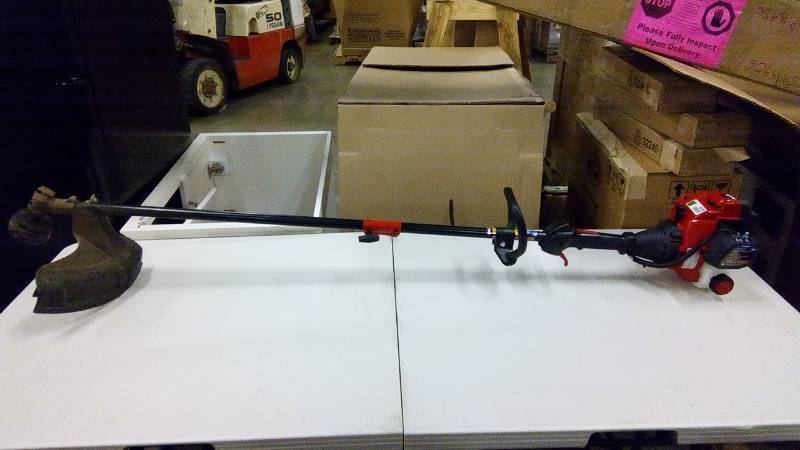 lot 4298 image: Troy-Bilt TB22 EC 17-Inch 25cc 2-Stroke Straight Shaft String Trimmer by Troy-Bilt
