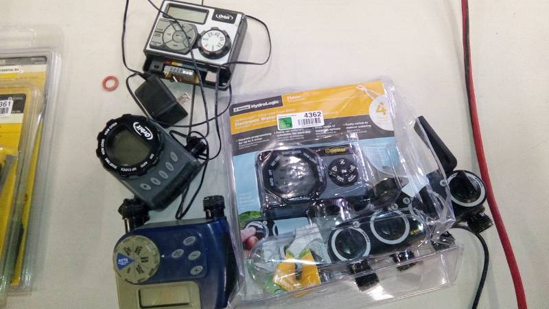 lot 4362 image: miscellaneous water timers