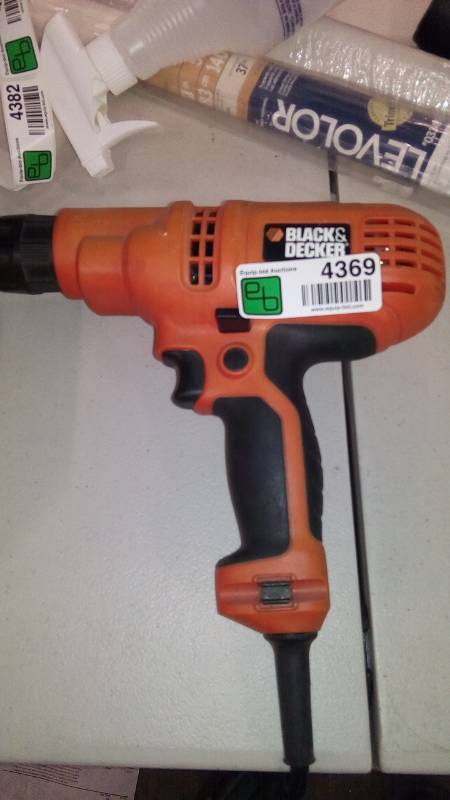 lot 4369 image: Black & Decker drill