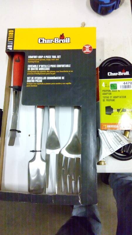 lot 4470 image: char Broil grill set