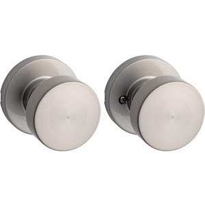 lot 4253024 image: Kwikset Pismo Round HallCloset Knob in Satin Nickel MSRP $27.47