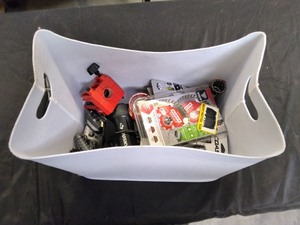 lot 4253168 image: Bundle of Misc Home Depot Items