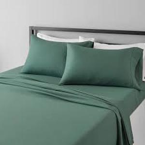 lot 7429 image: Amazon Basics Emerald Green Queen Sheet Set