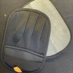 lot 16190 image: Mesh Glove Scrub Pads 2Pk
