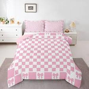lot 7612 image: Twin size Pink Bedding Set