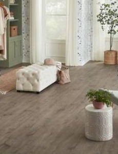 lot 22928 image: Pergo EverCraft River Ridge Oak 10-mm T x 7-12-in W Waterproof Hybrid Resilient Flooring, 27 Sq Ft
