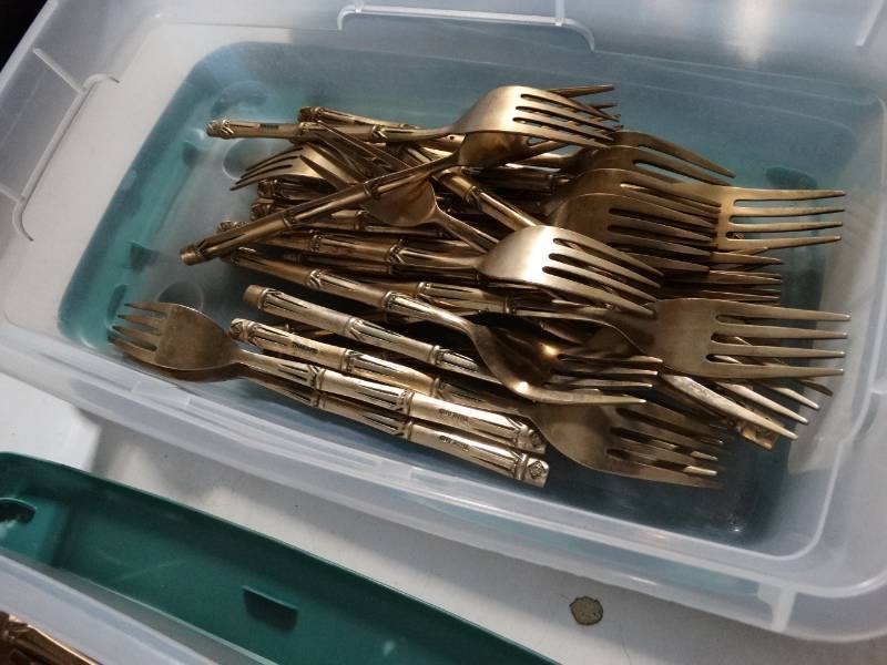 lot 5912 image: Brass bamboo look forks