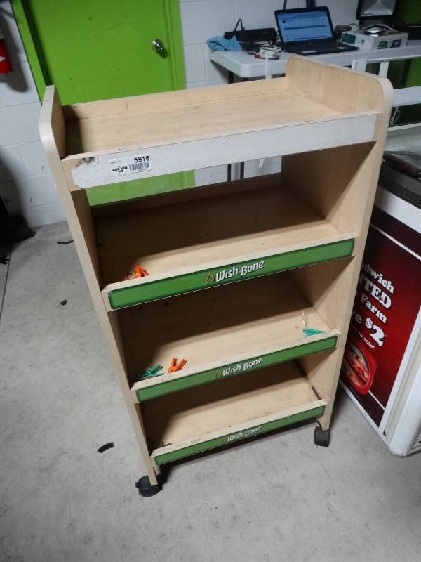 lot 5916 image: Display shelf on wheels