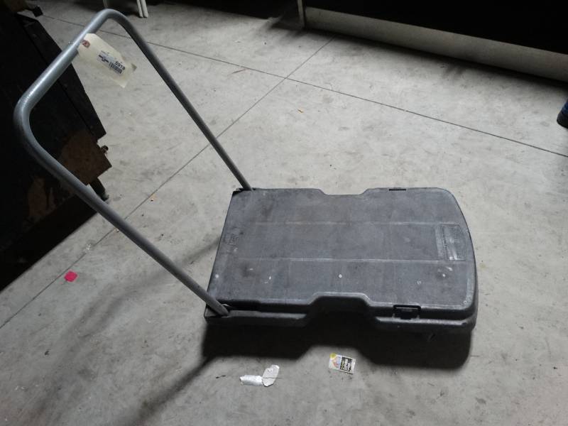 lot 5919 image: Folding handle platform truck