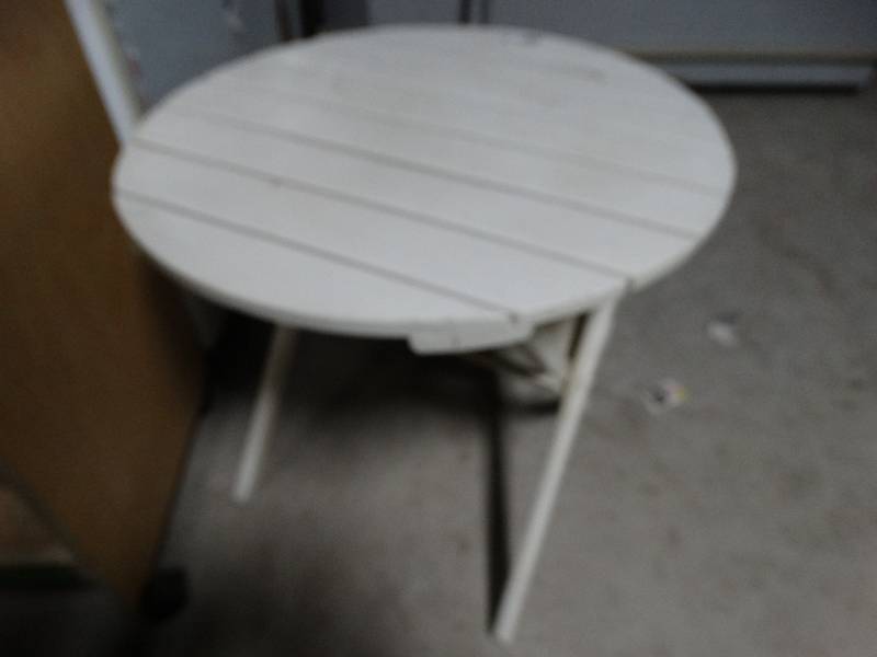 lot 5920 image: Round wood folding patio table small