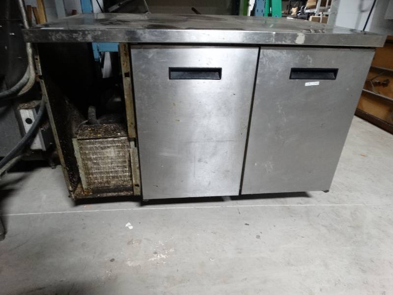 lot 5929 image: 2 door stainless steel work top cooler