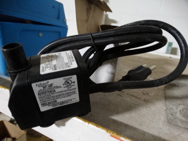 lot 5951 image: New in box fountain pump