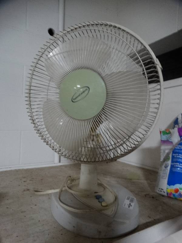 lot 5953 image: Table fan