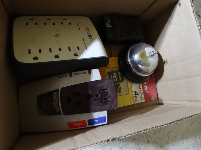 lot 5960 image: Various power outlets memory card bell
