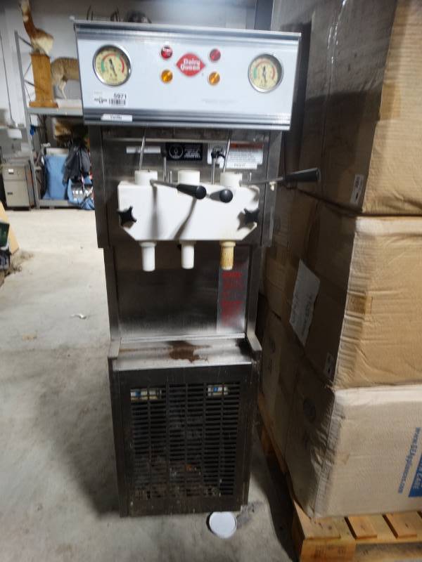 lot 5971 image: Duke International Dairy Queen Inc 3 flavor floor model icecream machine