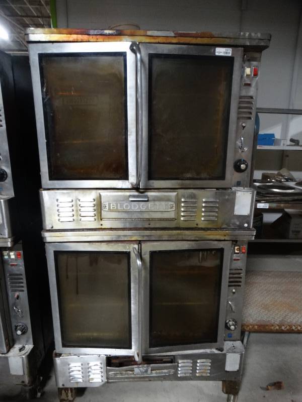lot 5975 image: Blodgett double stack convection ovens- Gas
