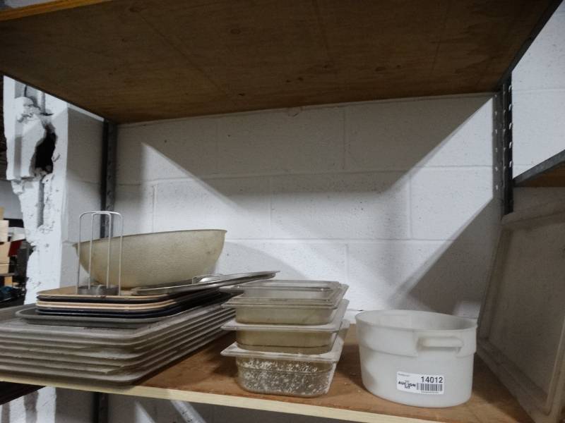 lot 14012 image: Lot of various commercial kitchen items