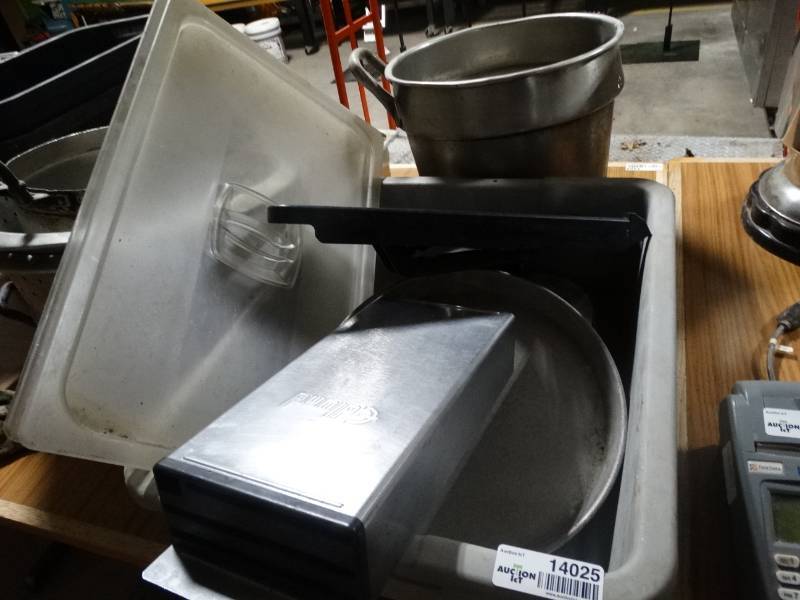 lot 14025 image: Large lot of commercial cooking equipmentmisc.
