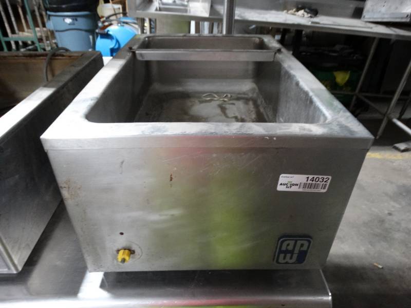 lot 14032 image: APW Wyott counter top food warmer