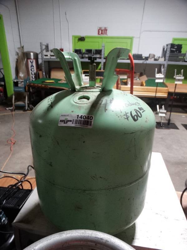 lot 14040 image: Tank of R-22- Weighs 14.90 LB