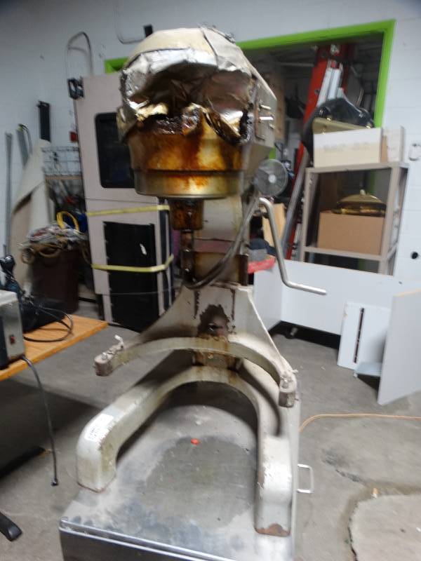 lot 14075 image: Hobart A-200 20 qt commercial mixer