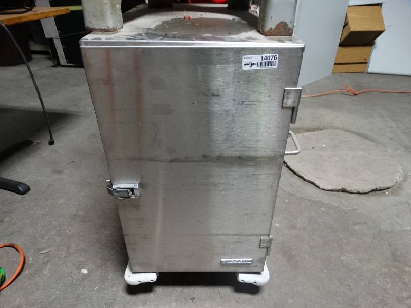 lot 14076 image: Wear Ever commercial ss catering insulated food carrier on wheels