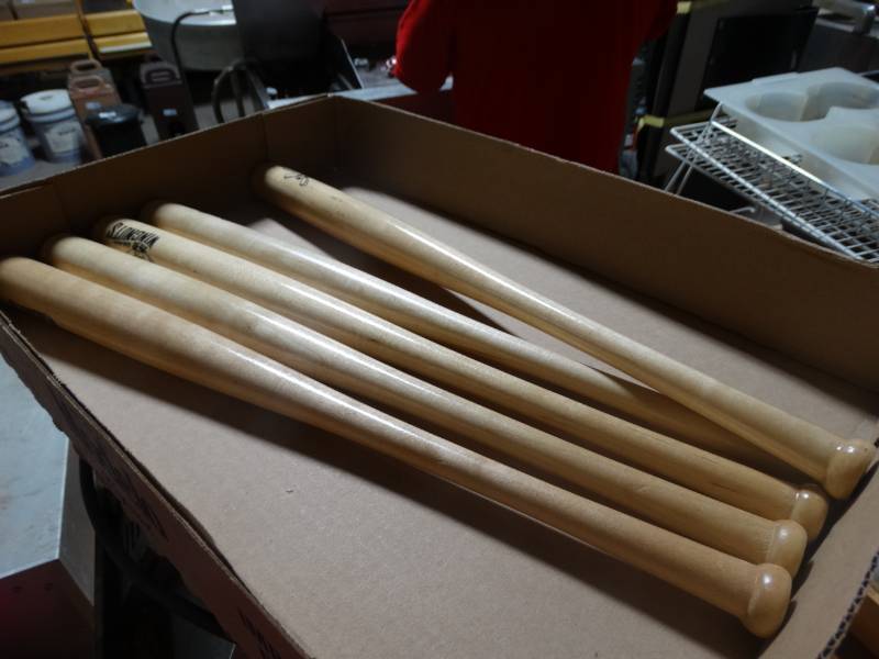 lot 14079 image: Lot of 5 natural Wichita Wingnuts 18 wood bats