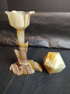 lot 17 image: Mexican Onyx Flower Candleholder and Paper Weight from Mexico