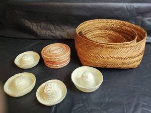 lot 21 image: Mexican Woven Straw Hats, Coaster Set and Woven Baskets