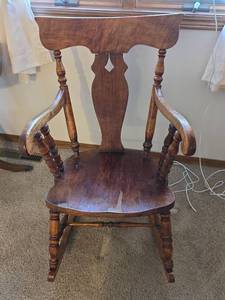 lot 53 image: Colonial Style Wooden Rocking Chair
