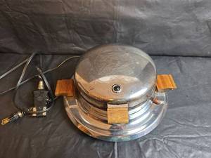 lot 229 image: Vintage Electric Waffle Iron