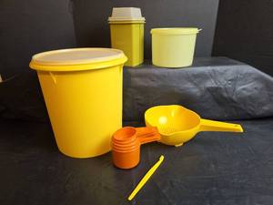 lot 240 image: Tupperware Yellow and Orange Kitchen Set