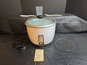 lot 241 image: Aroma ARC-800 Rice CookerSteamer