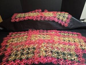 lot 251 image: 11 - Handmade Raffia Flower Placemats