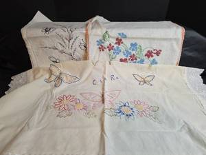lot 263 image: Hand Embroidered Floral Linens (has some staining)