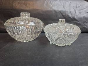lot 278 image: Vintage Clear Glass Candy Dishes with Lids