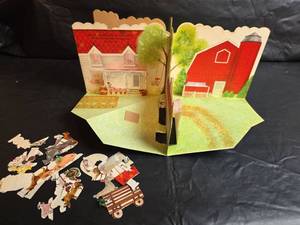 lot 320 image: Vintage Red Barn Farm Pop-Up Play Set