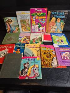 lot 323 image: Mixed Childrens Book Collection - Religious and Educational