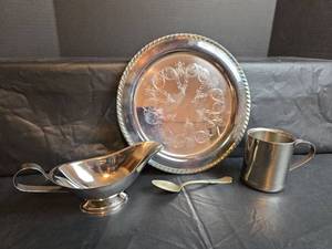 lot 338 image: Decorative Silver Plated 10in Oneida Tray, Gravy Boat and Cup