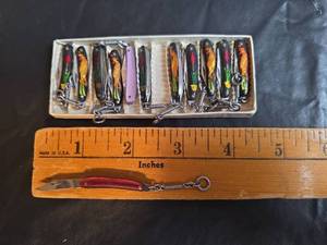 lot 351 image: 1960s Mini Design Pocket Knife Collection