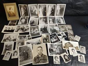 lot 363 image: Vintage Mid-Century Family Photo Collection