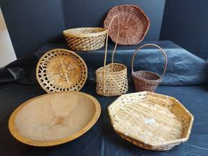lot 371 image: Vintage Wooden Bowl and Wicker Basket Collection