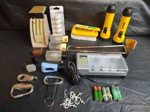 lot 375 image: Mixed Electronics and Hardware Lot