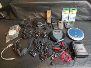 lot 376 image: Electronics Lot - CD Players, NokiaLG Phones & Accessories