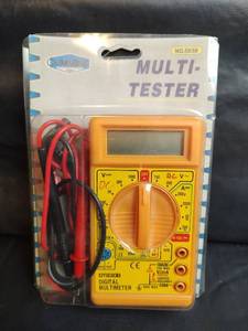 lot 378 image: Cummins DT830B Digital Handheld Multimeter