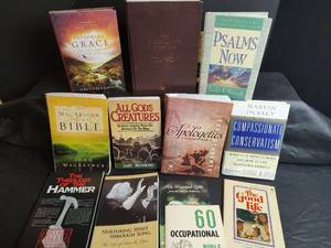 lot 386 image: Christian Study Book Collection