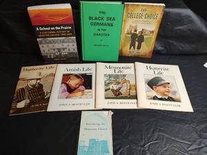 lot 389 image: Mennonite and Amish Cultural Book Collection