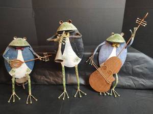 lot 408 image: Metal Frog Musicians Garden Sculpture