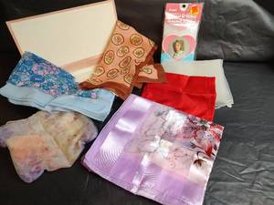 lot 412 image: 1960s Ladies Scarf Collection in Vintage Box