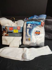 lot 418 image: Starter and Hanes White Crew Socks Bundle, Size 6-12